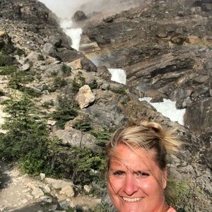 Meet your Posher, April